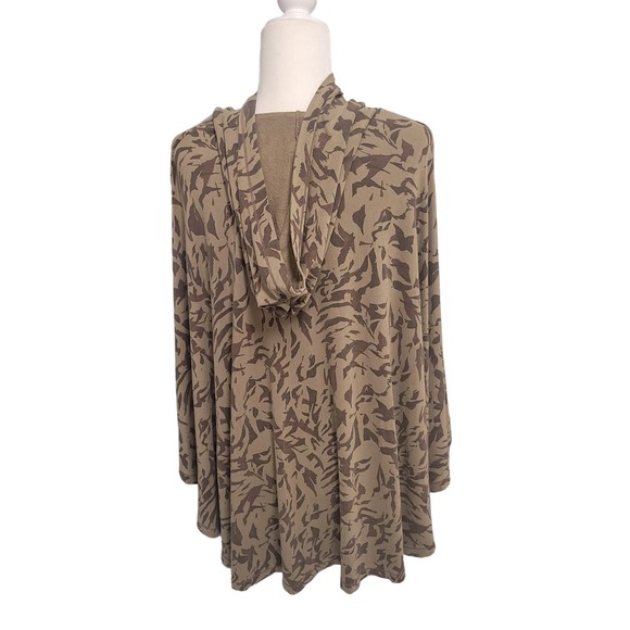 XCVI Camo Full Zip Pancho Cape With Pockets One - Picture 3 of 6